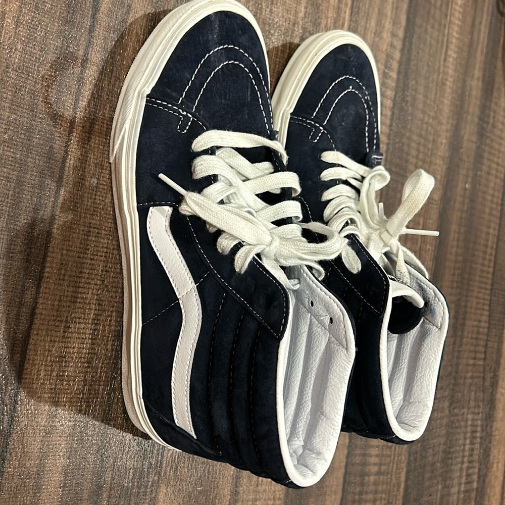 Suede Navy Vans - don’t make this color way anymore. Worn ONCE.